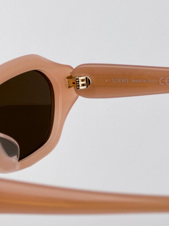 Loewe LW40157U SLIM 72E Rectangle Sunglasses Shiny Nude Pink Frame Grey Lenses main image 7